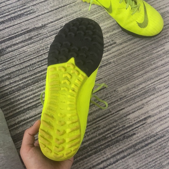 Nike Mercurial Turf soccer shoes - Picture 2 of 3